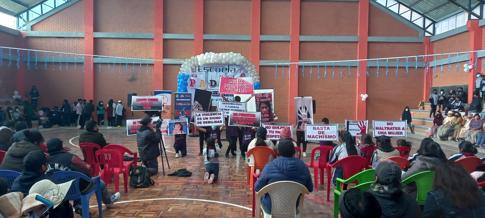Niños niñas adolescentes y jóvenes abriendo senda para la paz imagen 1