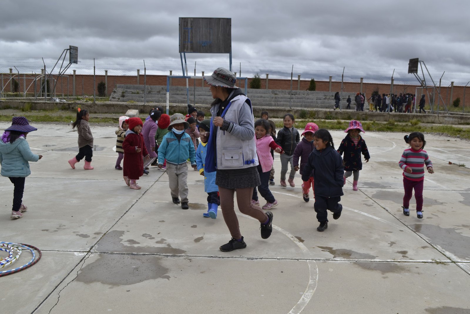 Niños niñas adolescentes y jóvenes abriendo senda para la paz imagen 2