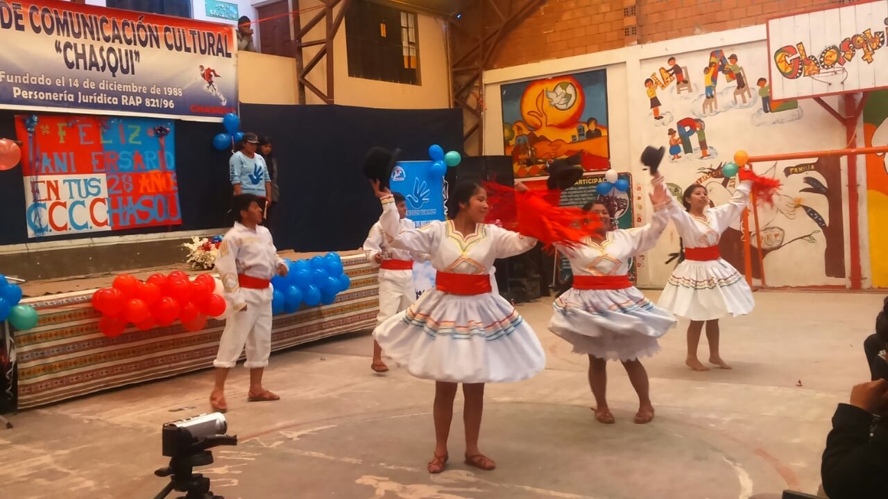 Niños niñas adolescentes y jóvenes abriendo senda para la paz imagen 3